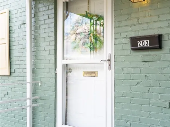 203 Plymouth Sq, Pittsburgh, PA 15237