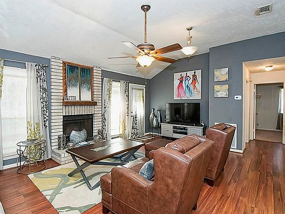 4th image of 12506 Versailles Dr #0