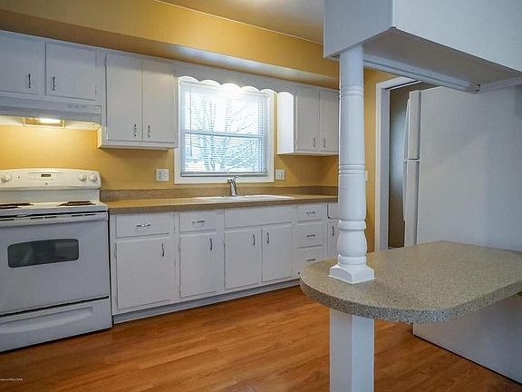 4th image of 1711 Greencrest Ave