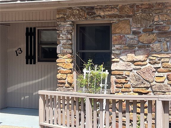 4th image of 13 Annette Ln