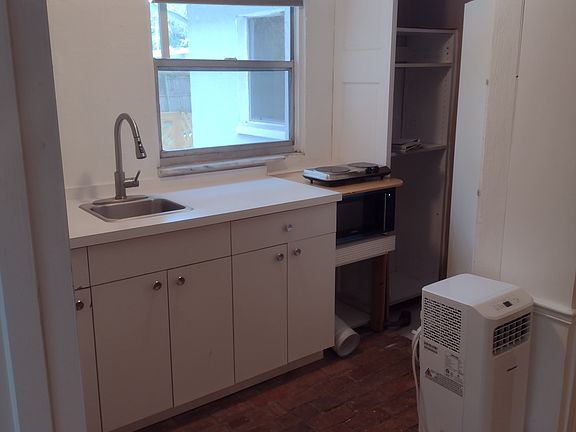 5th image of 1265 32nd St