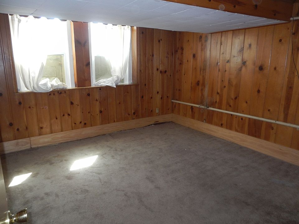 2nd image of 658 Cretin Ave S APT 10