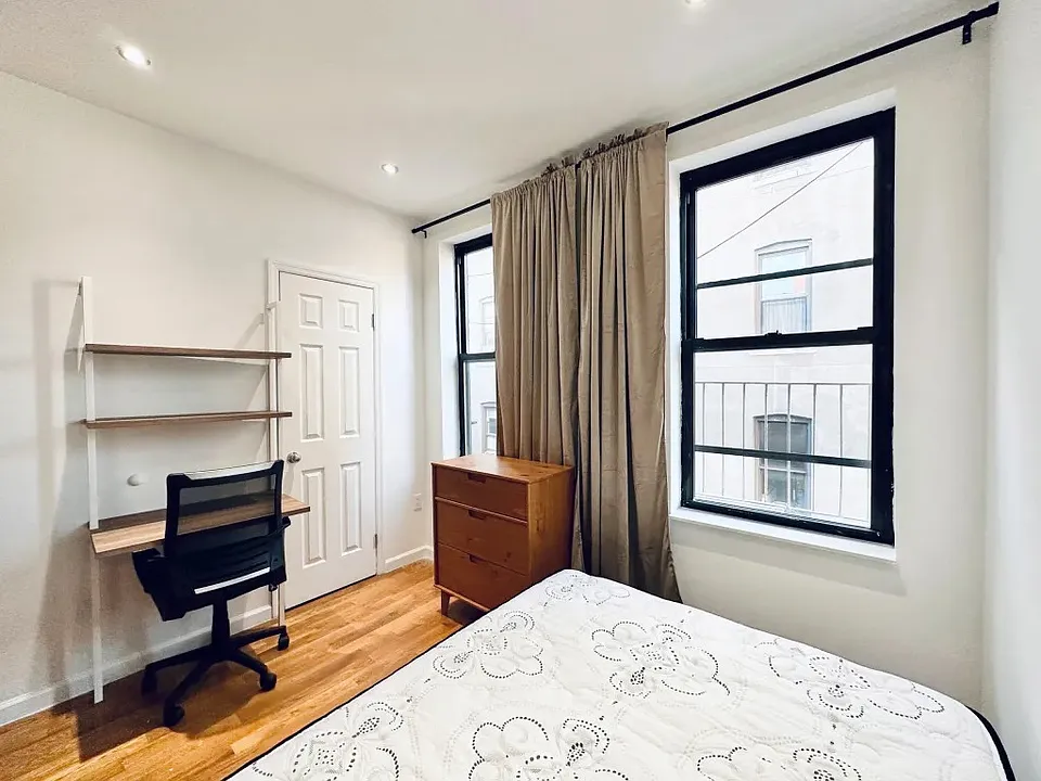 964 Amsterdam Ave #6A-100