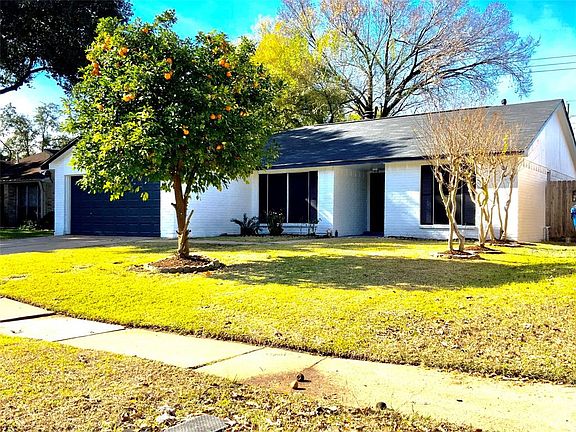 2nd image of 10606 Forest Leaf Dr