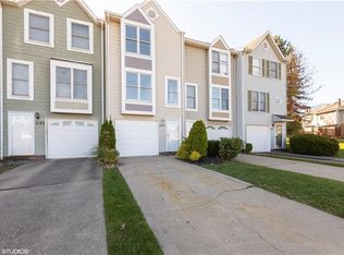 237 Hawthorne Dr, Oakdale, PA 15071
