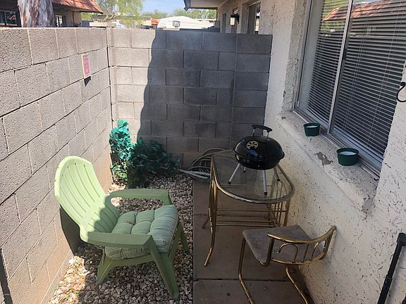 5th image of 2739 E Marconi Ave