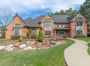 6440 Pine Hollow Dr, East Lansing, MI 48823