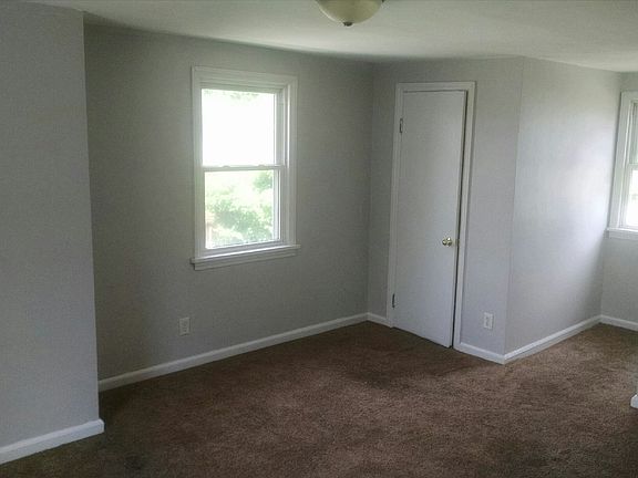 4th image of 30 Elmwood Ave