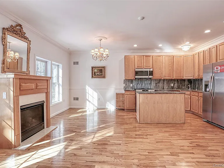 80 Alexander Ct — Photo 11
