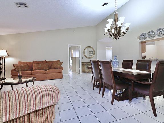 5th image of 3794 Rowena Cir