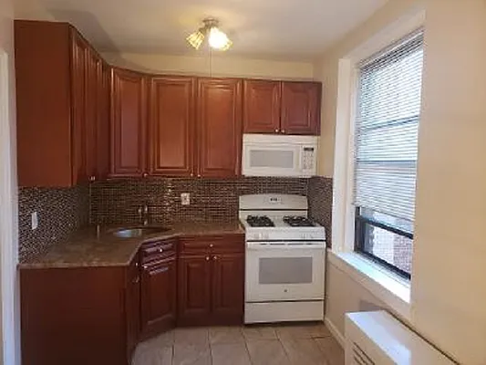 Rented by NY Metro Realty Group | media 13