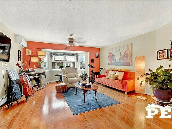 2nd image of 7 Cove Ln #4-1