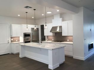 233 Palisades Sierra Oaks Ln, Sacramento, CA 95825