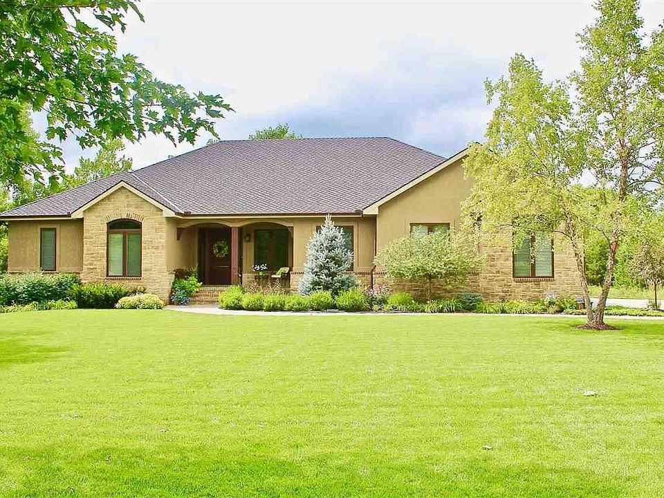 1st image of 2505 Hawthorne Ln