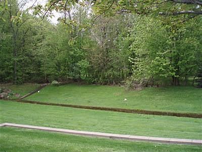 4th image of 4850 Honeylocust Ln #61