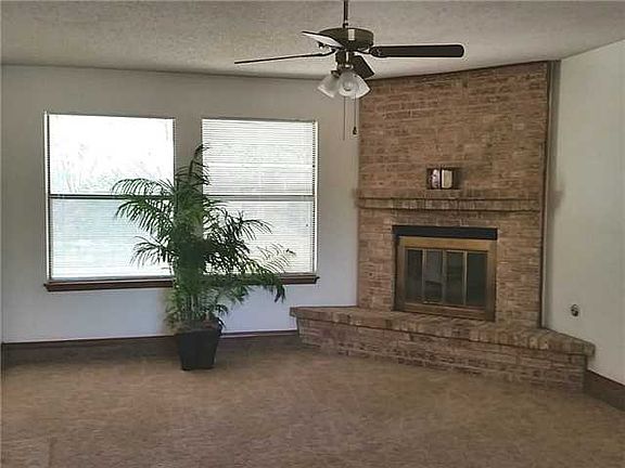 3rd image of 629 Colchester Dr