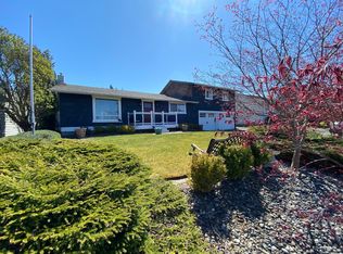 338 Heather Dr, Camano Island, WA 98282