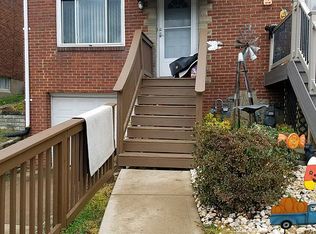 1427 Perri Dr, Pittsburgh, PA