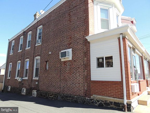 5th image of 2909 Lancaster Ave