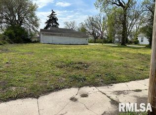 407 E Douglas Ave, Jacksonville, IL 62650