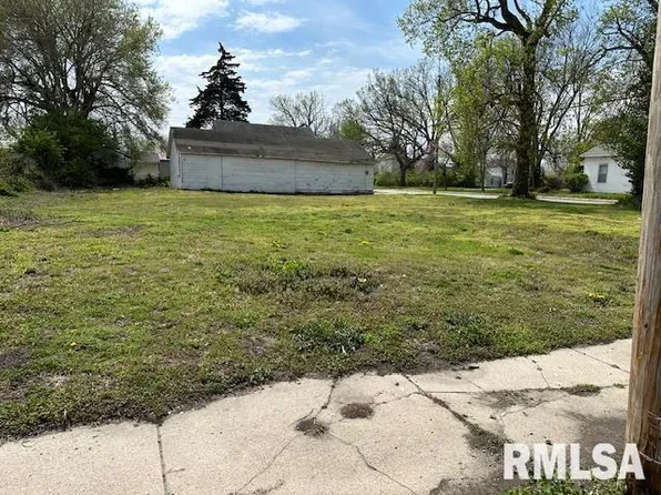 407 E Douglas Ave, Jacksonville, IL 62650