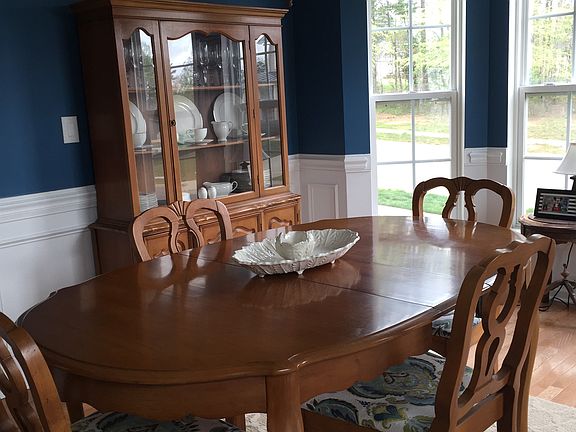 4th image of 3220 Bur Oak Dr