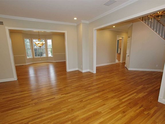 3rd image of 48 Rofay Dr