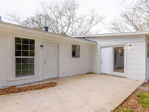 5th image of 3016 Longwood Dr