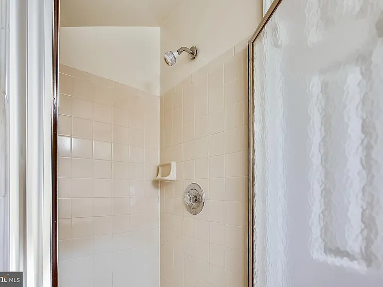 1525 Oronoco St — Photo 17