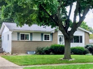 905 Fleetwood Dr, Saginaw, MI 48604