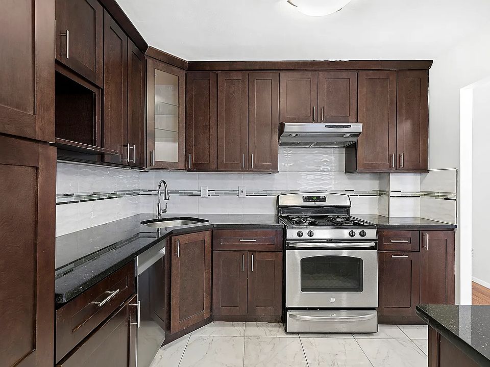 1st image of 3131 42nd St #3