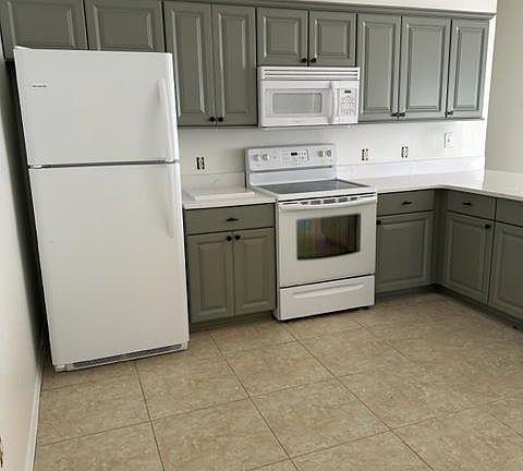 4th image of 1340 Hollyberry Pl