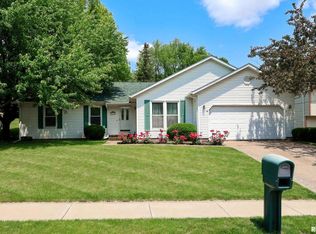2814 E 39th St, Davenport, IA 52807