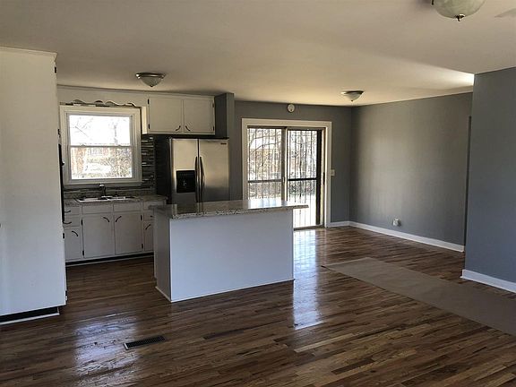 2nd image of 3908 Augusta Dr