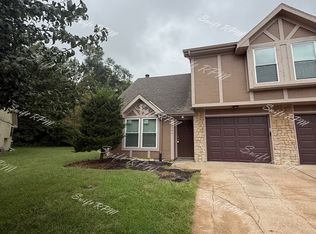6704 W 150th St #1-2-1, Overland Park, KS 66223