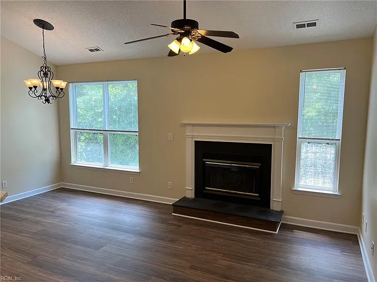 3201 Jade Ct #304 — Photo 3