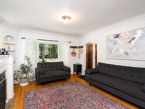 4th image of 3251 Cleveland St NE