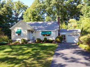 6 Maplewood Rd, Shrewsbury, MA 01545