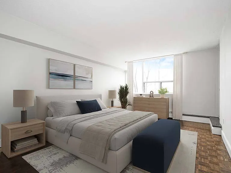147 Wellington St W — Photo 6