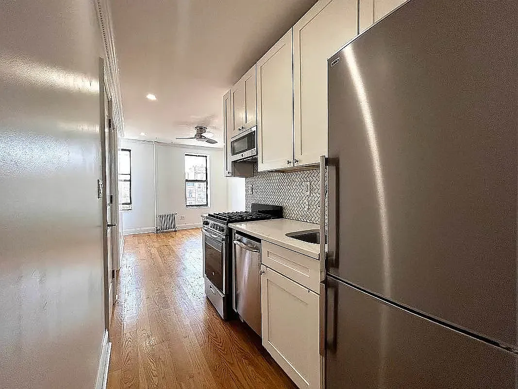 373 S 4th St — Photo 1