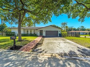 8398 NW 17th Ct, Coral Springs, FL 33071
