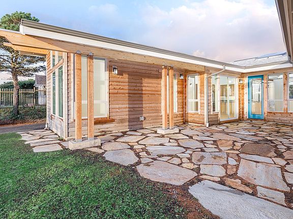 Ocean View Home in Newport, Oregon