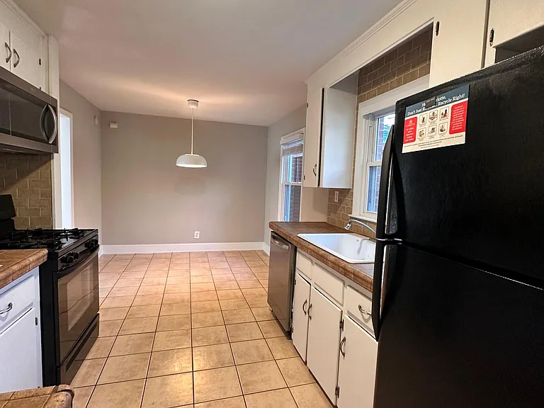 3825 Sheffield Dr — Photo 2
