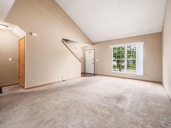 5th image of 2293 Farmland Dr