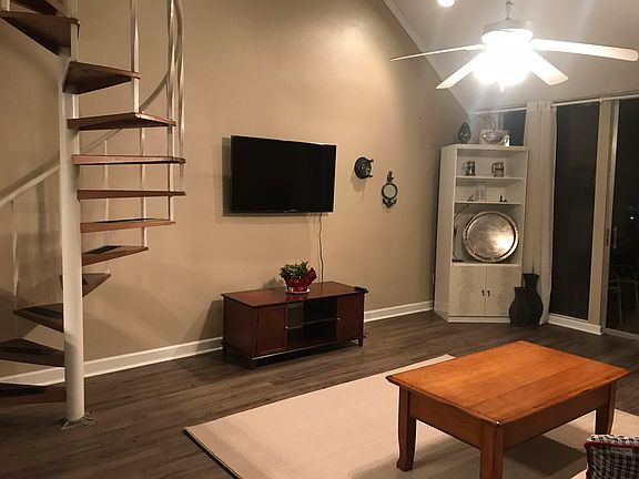 5th image of 12600 Melville Dr #3