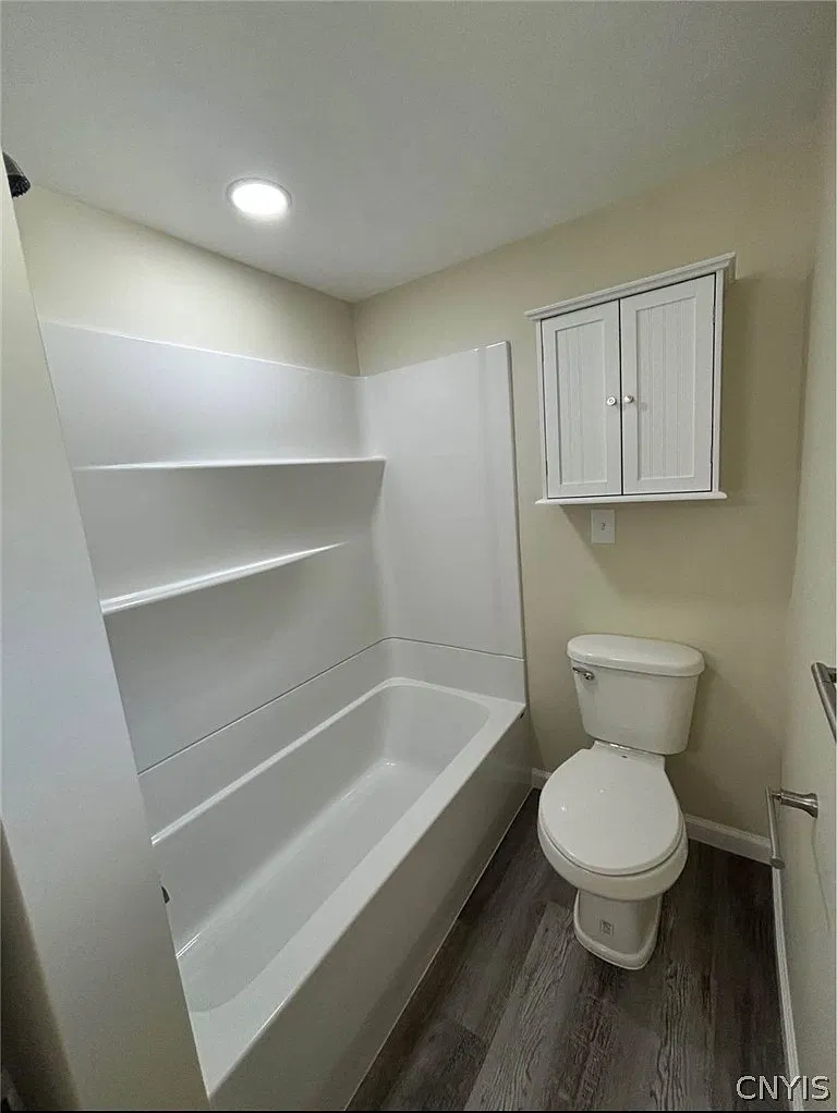 2 bed, 1.0 bath, 1639 sqft, $1,200 — Photo 4