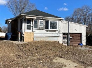 31 Monroe St, Waterford, CT 06385