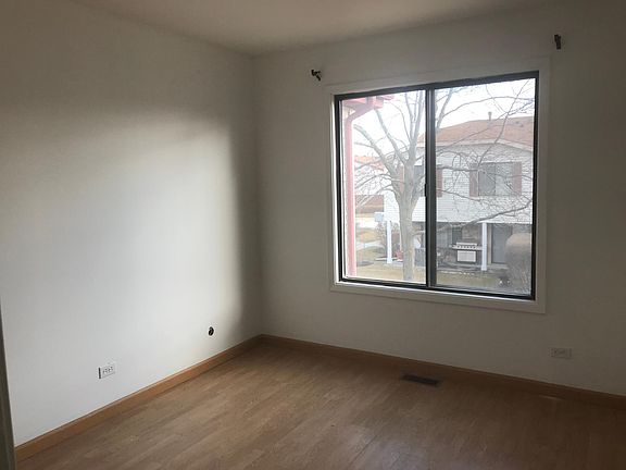 3rd image of 381 Jefferson Ct #381