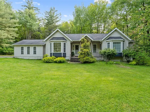 377 Dutcherville Rd, Bernhards Bay, NY 13028