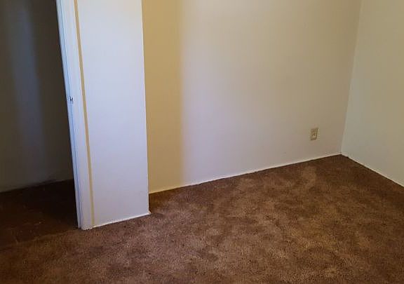4th image of 1119 1/2 N 24th St
